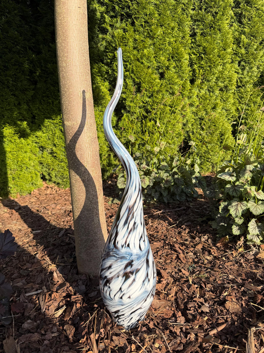 60cm Hand-Blown Black White Swirl Glass Flame Spire – Elegant Garden Stake