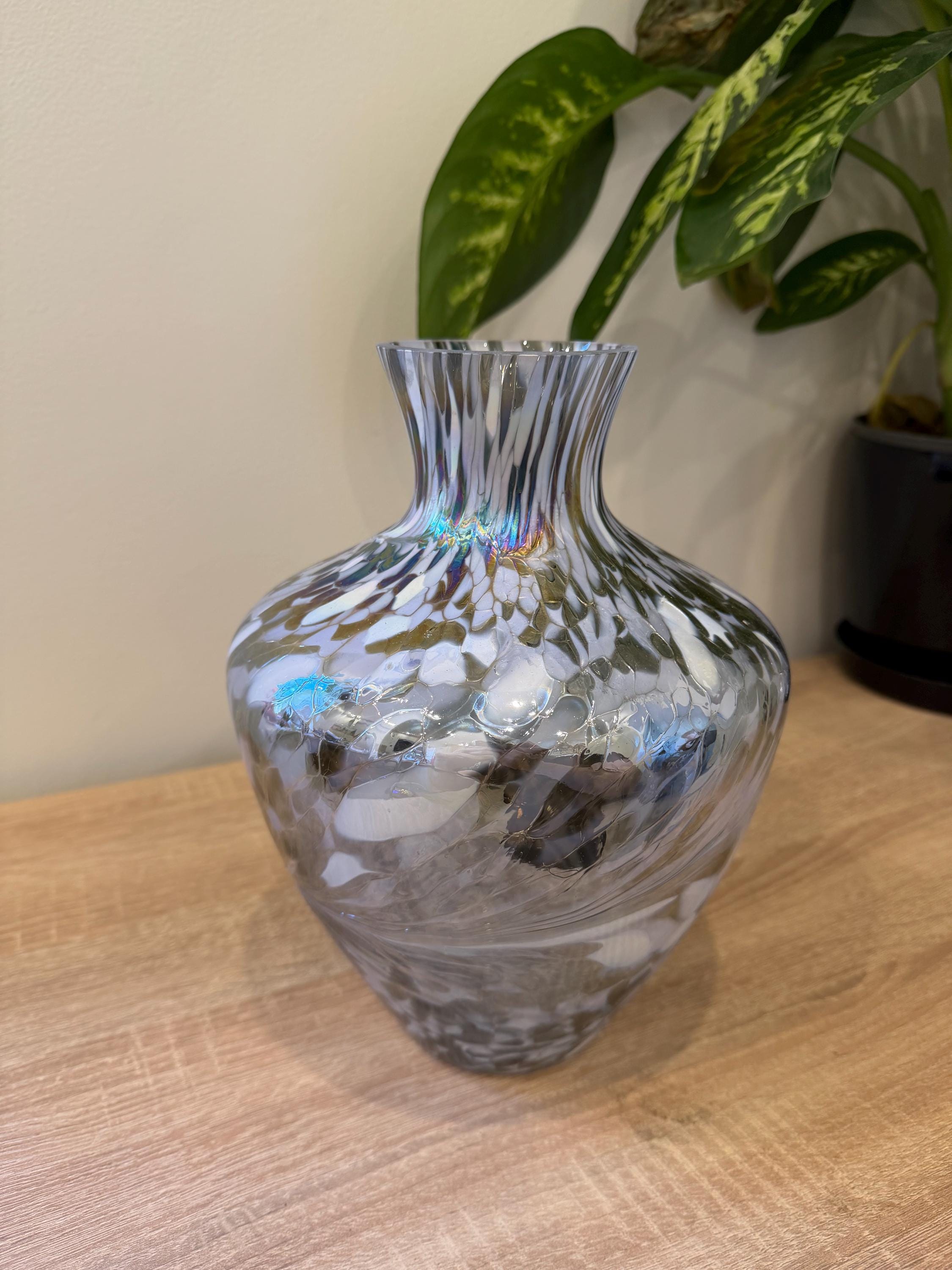 25cm Handblown Art Glass Vase – Iridescent Mottled Centerpiece – Luxury Home Decor Statement Vessel