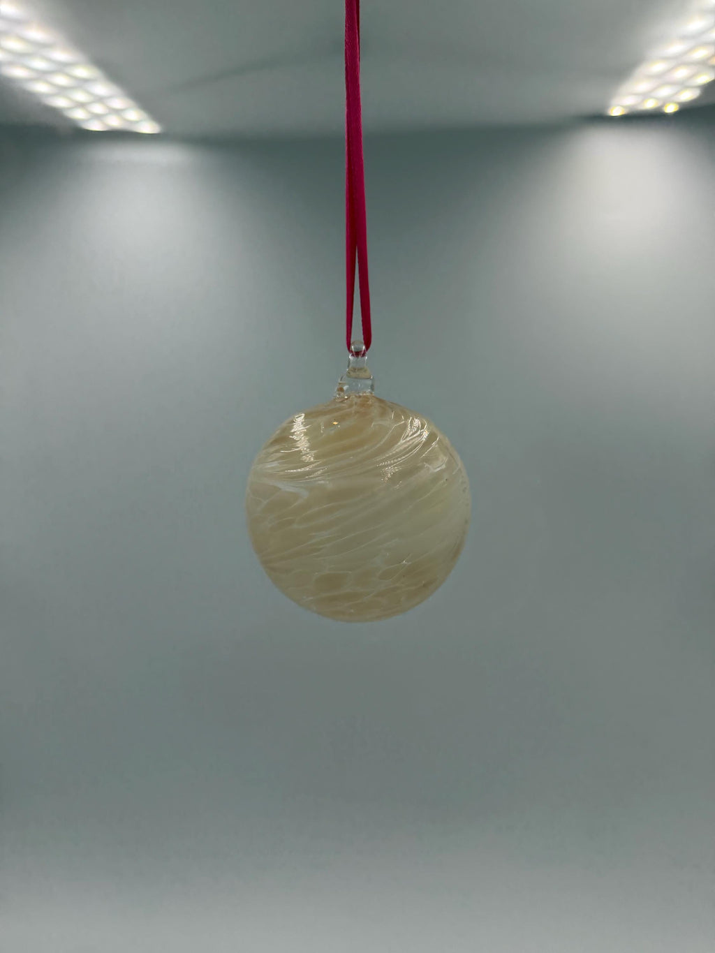 6cm Hand-Blown Crackle Glass Ornament – Creamy White Gold Swirl Hanging Ball