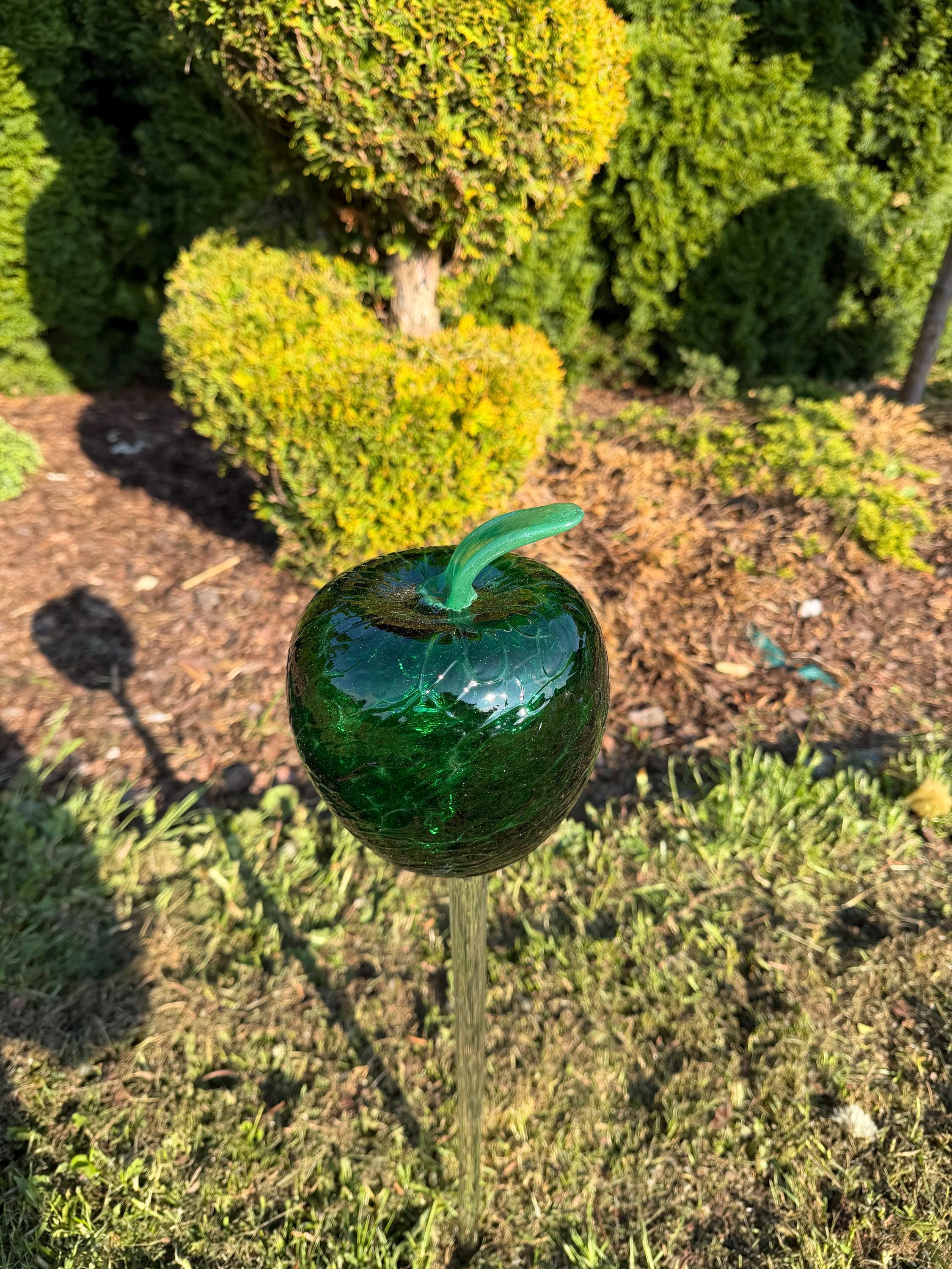 70cm Hand-Blown Green Glass Apple Garden Stake – 15cm Crackle Fruit Sculpture