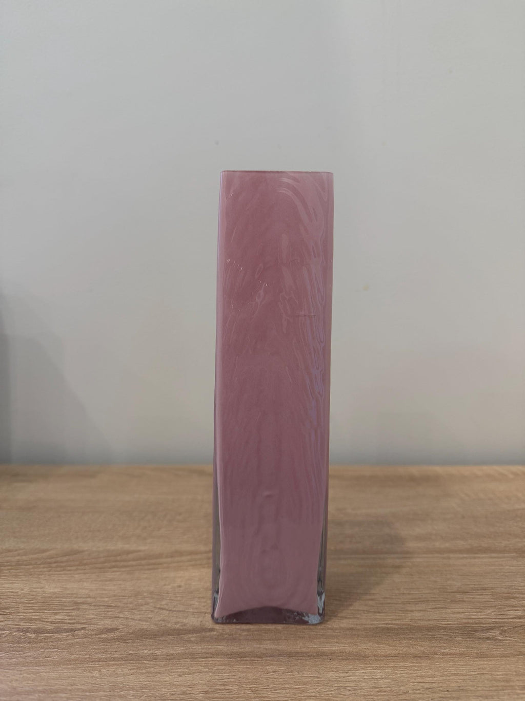 Handblown Geometric Glass Vase – Swirl Art Decor, Minimalist Flower Vessel