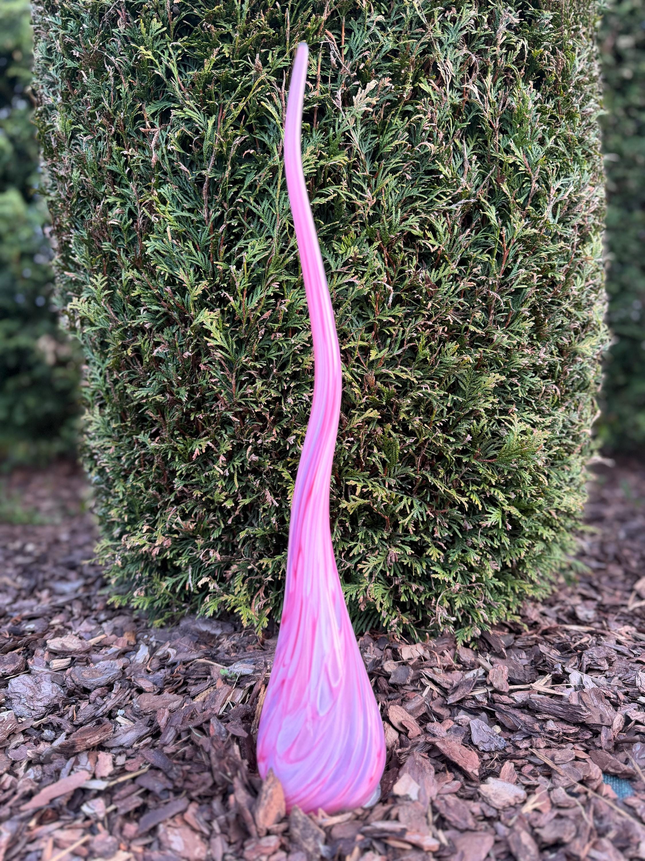 Large 50cm Hand-Blown Glass Garden Flame – Pink Swirl Outdoor Sculpture – Modern Garden Art