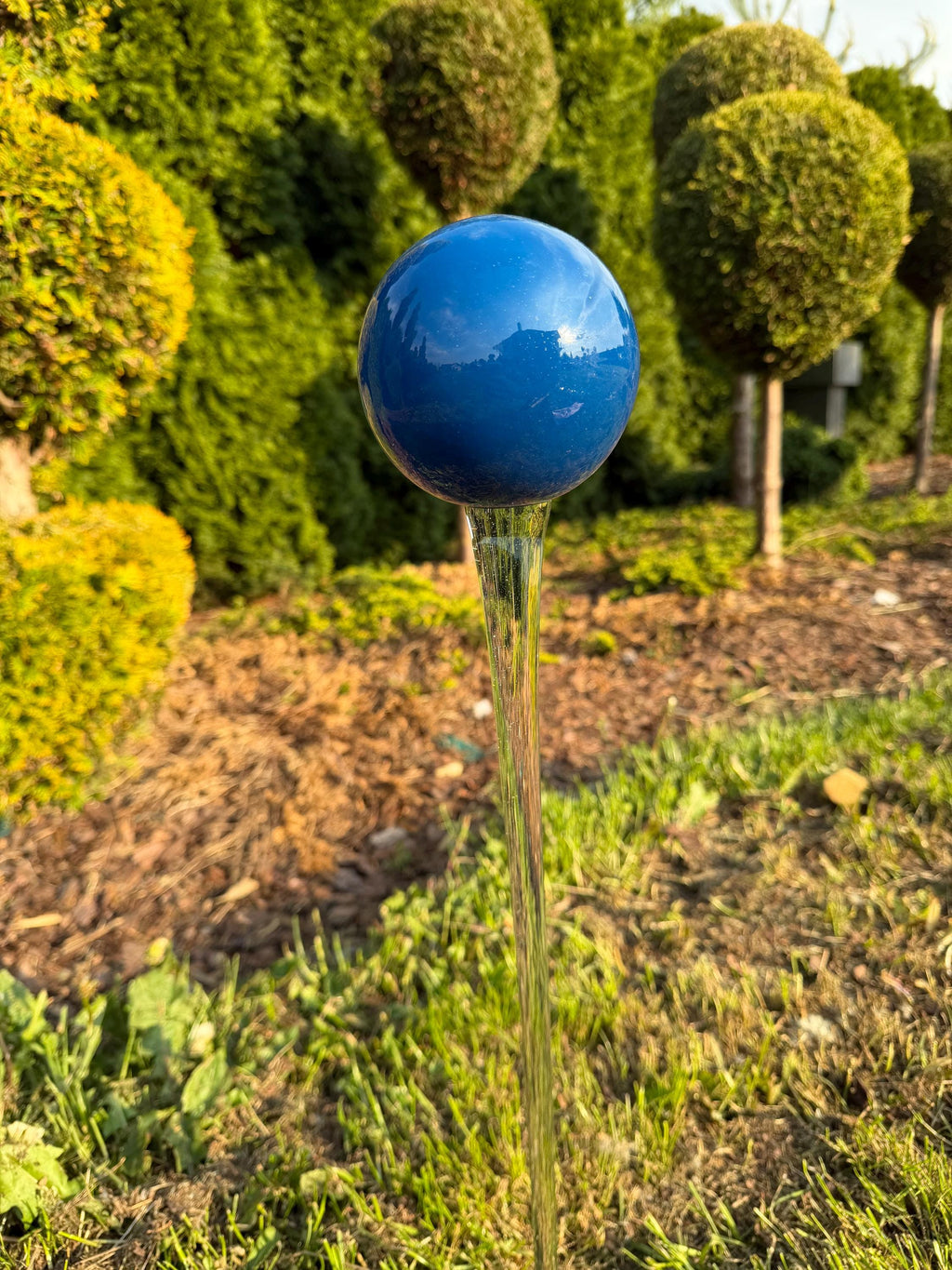 60cm Hand-Blown Cobalt Blue Glass Garden Stake – 10cm Decorative Sphere