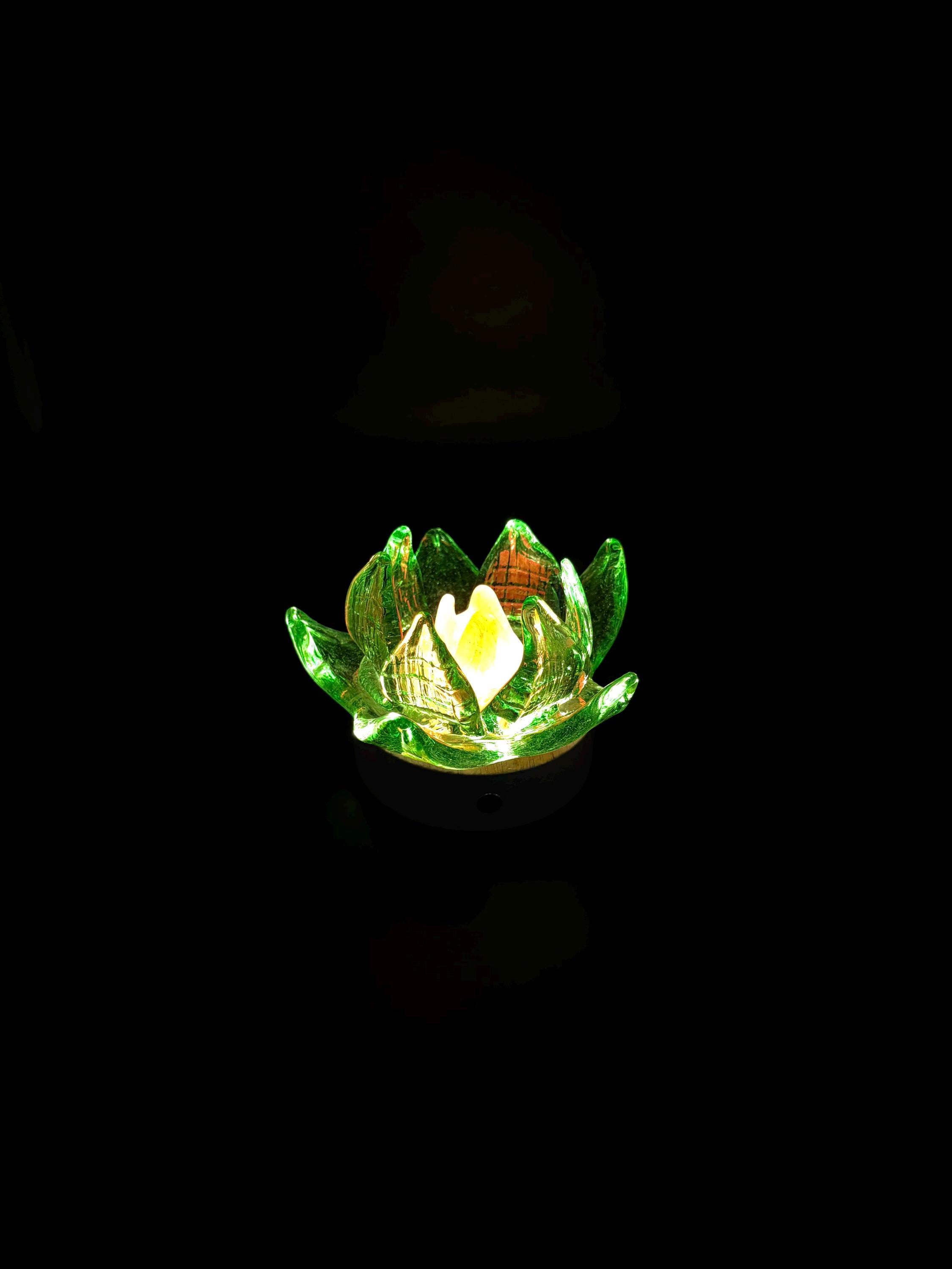 12cm Hand-Blown Lime Green Glass Flower Lamp – Wooden Base LED Night Light (Battery Operated)