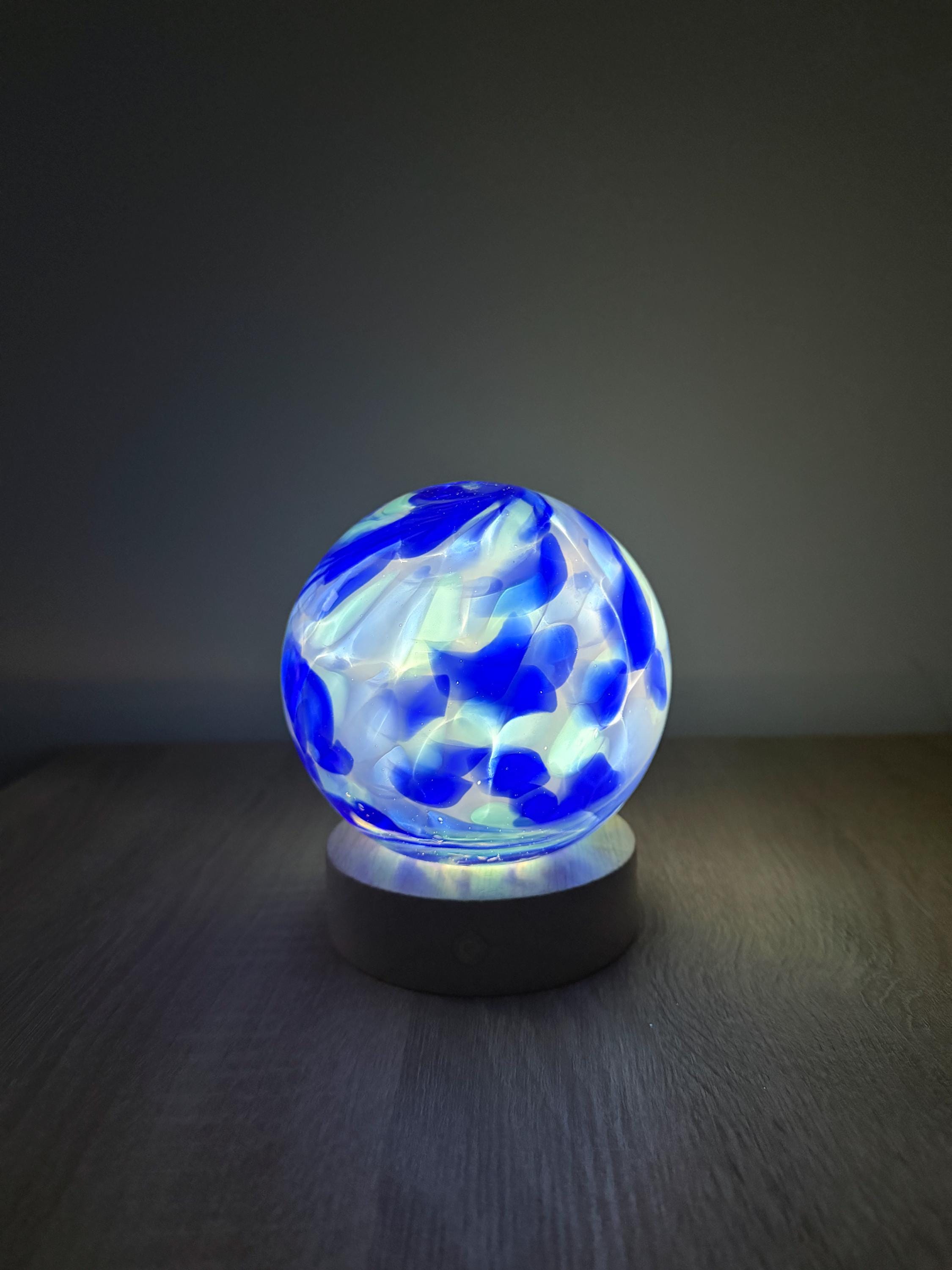 12cm Hand-Blown Blue Swirl Glass LED Lamp – Battery Powered Multicolor or Warm White
