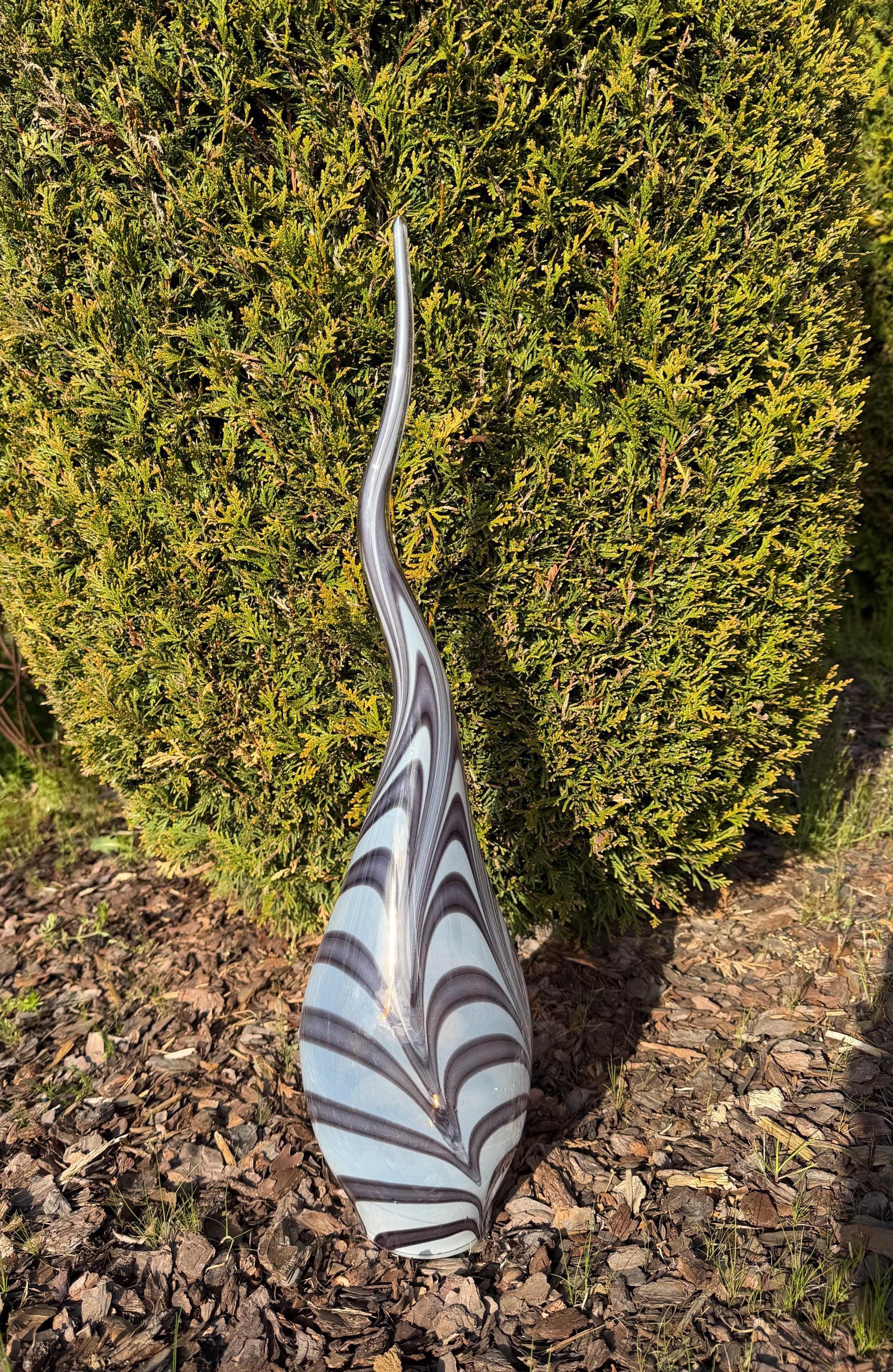 Handmade Glass Garden Flame Sculpture – Black White Modern Art (60 cm)