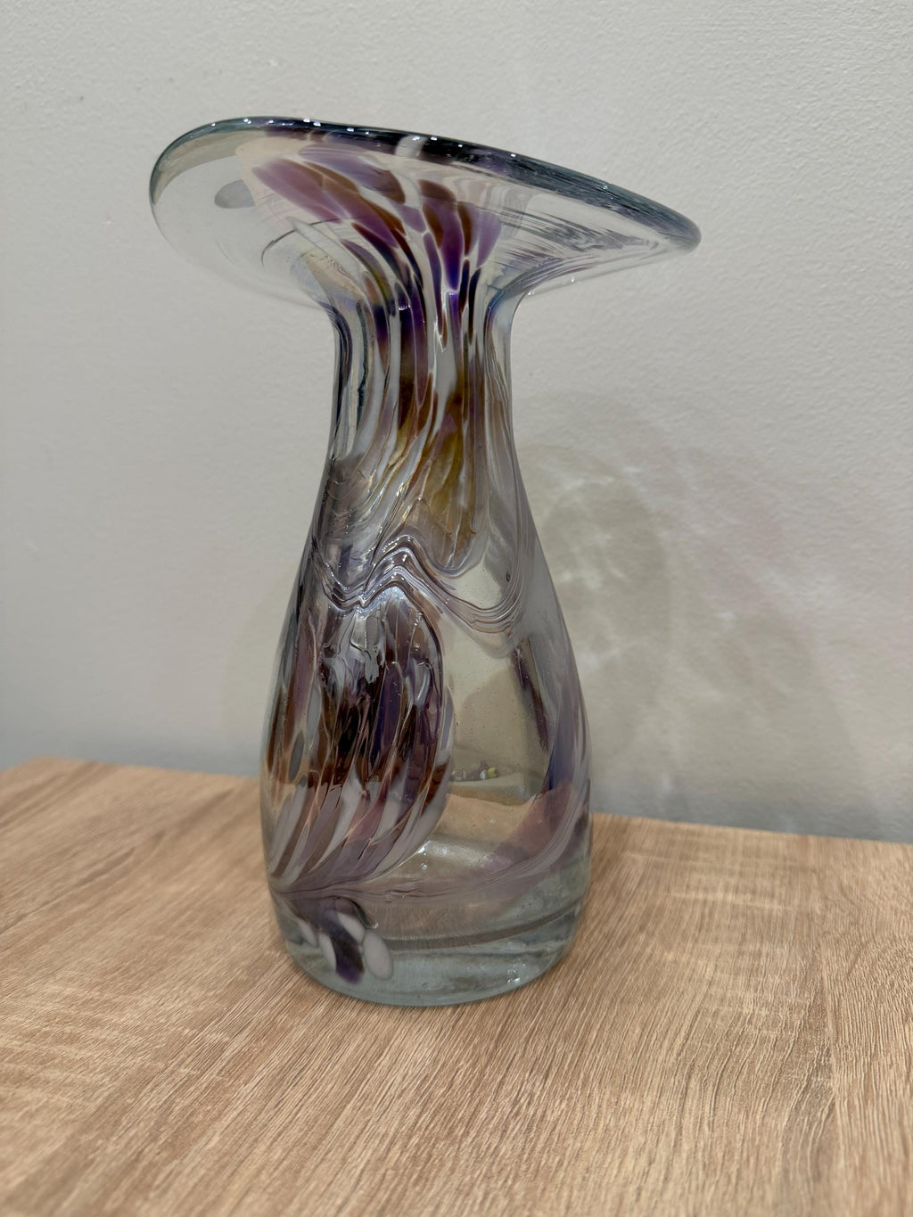 20cm Hand-Blown Glass Vase – Purple Iridescent Swirl Art Glass with Flared Rim