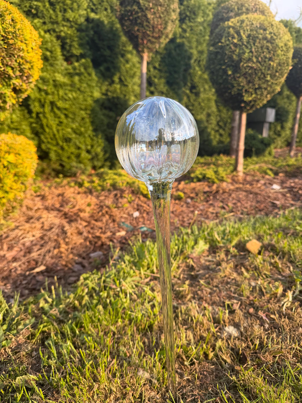 60cm Hand-Blown Iridescent Clear Glass Garden Stake – 10cm Decorative Sphere