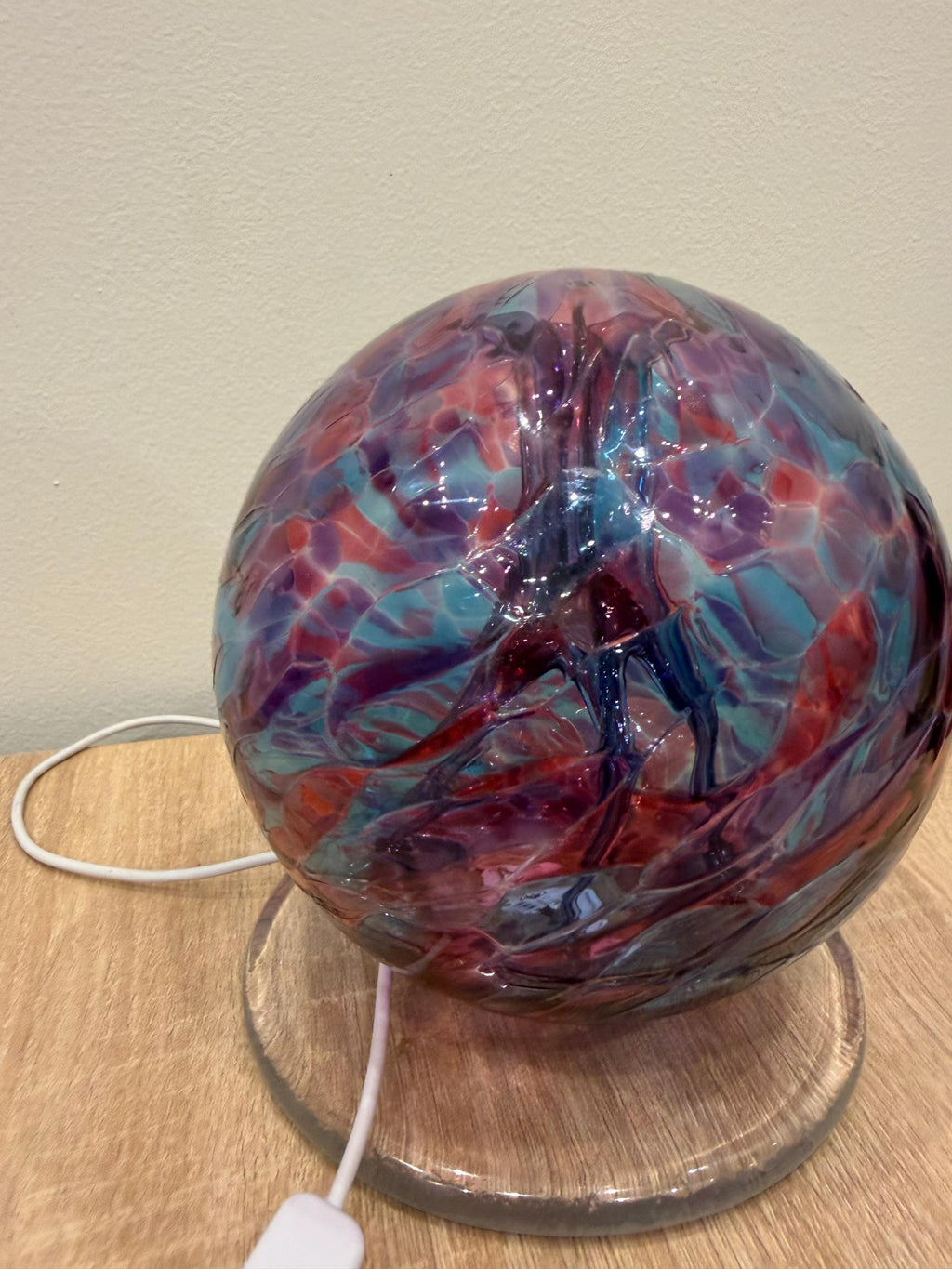 Hand-Blown Glass Witch Ball Lamp 15cm – Iridescent Rainbow Sphere, Light Projector (USB)