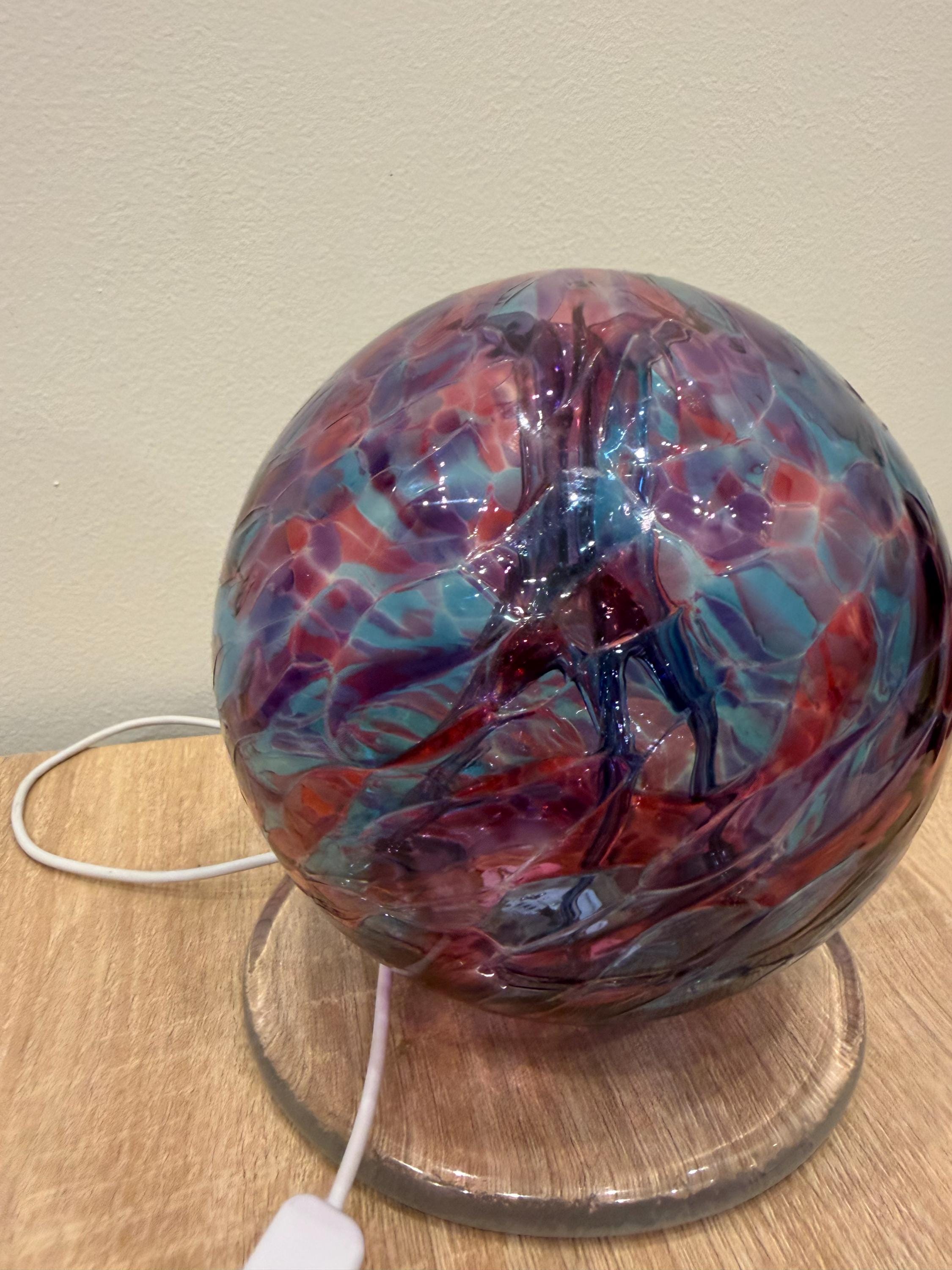 Hand-Blown Glass Witch Ball Lamp 15cm – Iridescent Rainbow Sphere, Light Projector (USB)