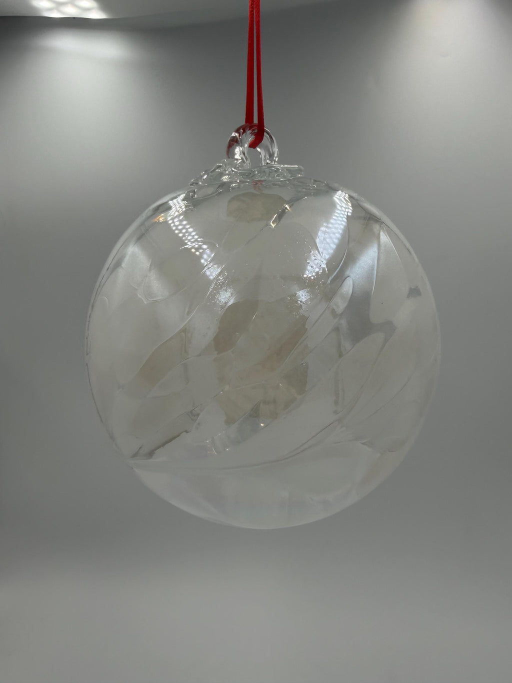 15cm Hand-Blown White Witch Ball – Decorative Hanging Art Glass Sphere