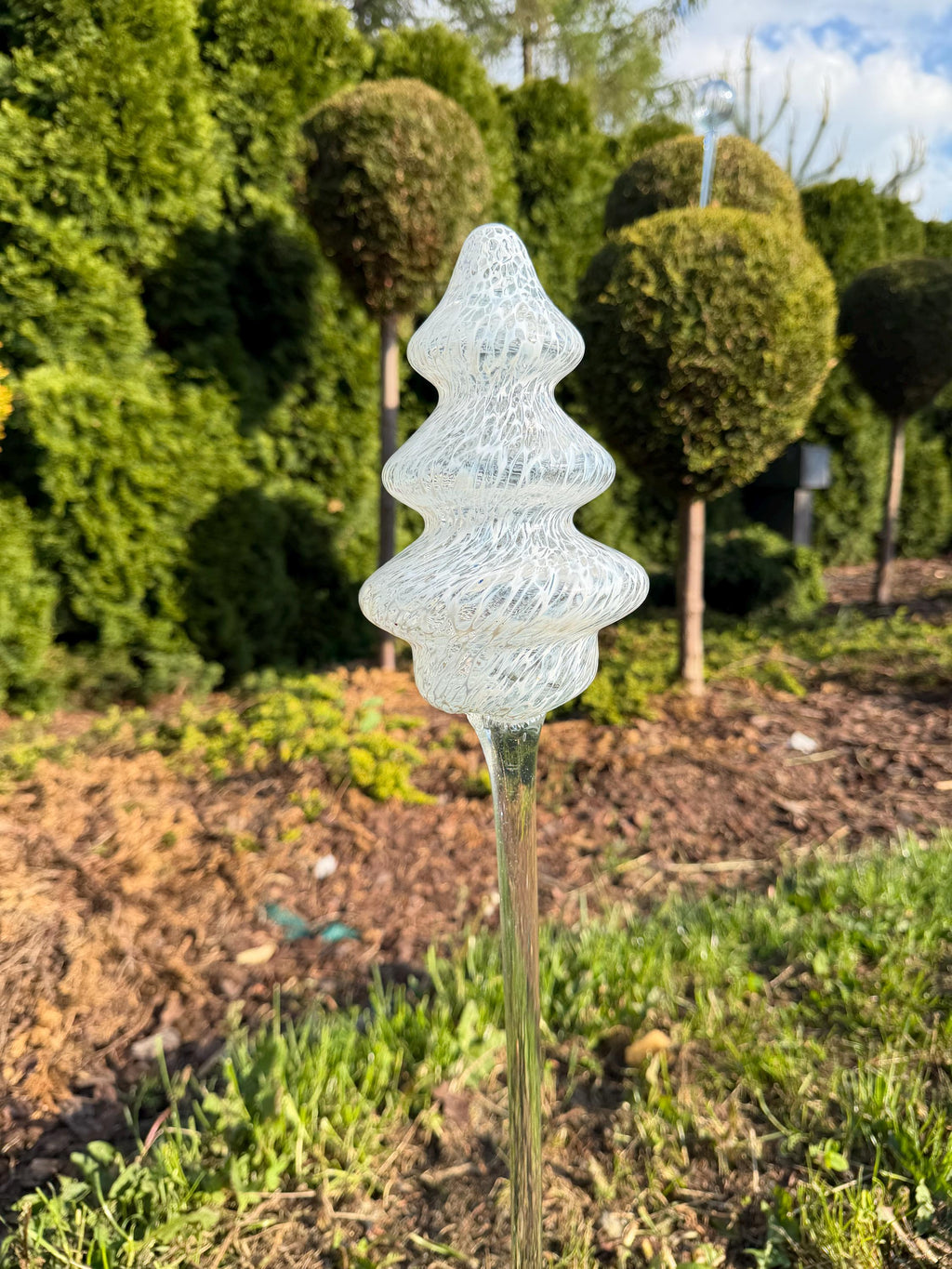 75cm Hand-Blown Glass Tree Garden Stake – Clear Crackle Tree Sculpture 20cm