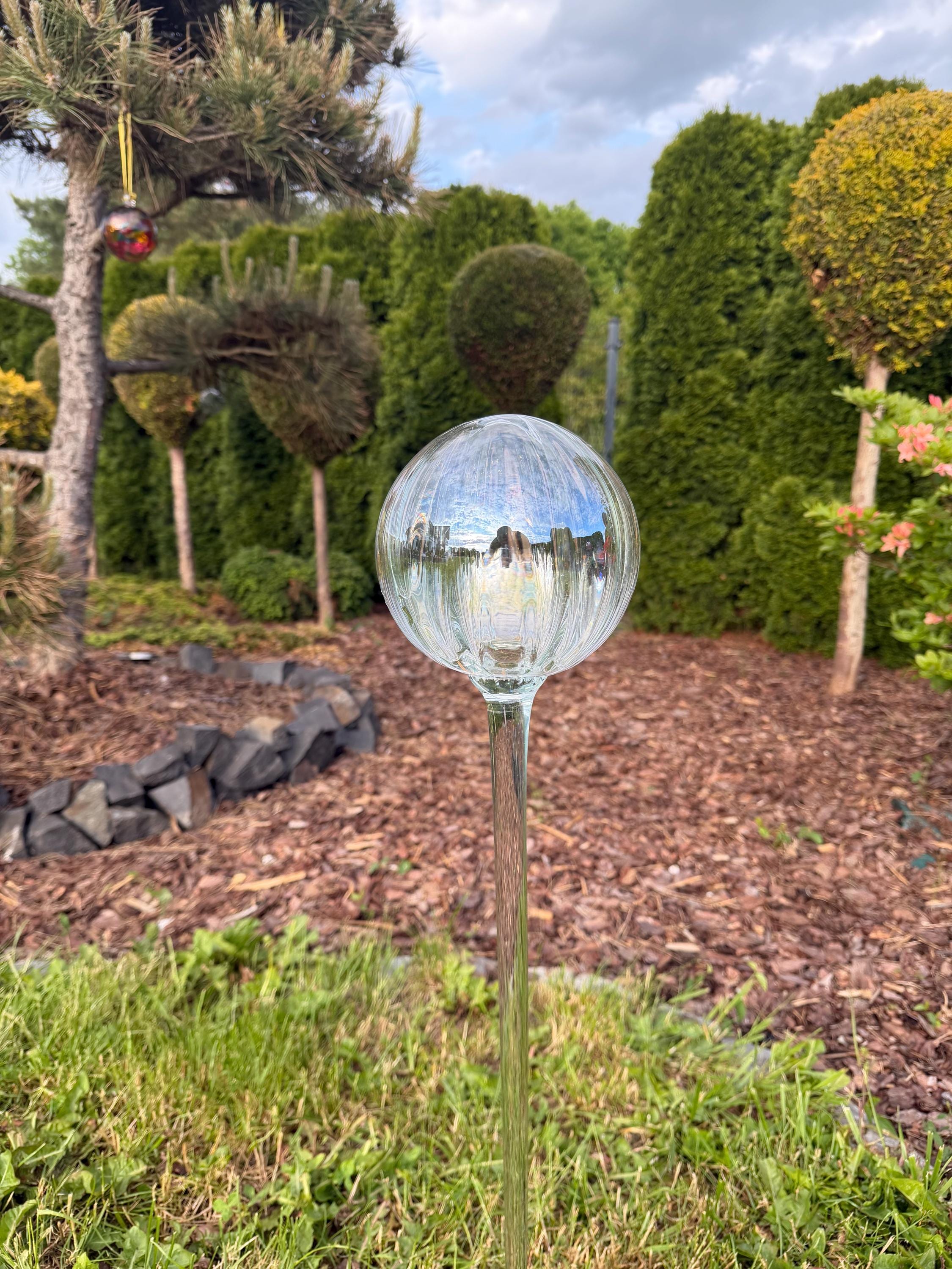 80cm Hand-Blown Iridescent Clear Glass Garden Stake – 15cm Decorative Sphere