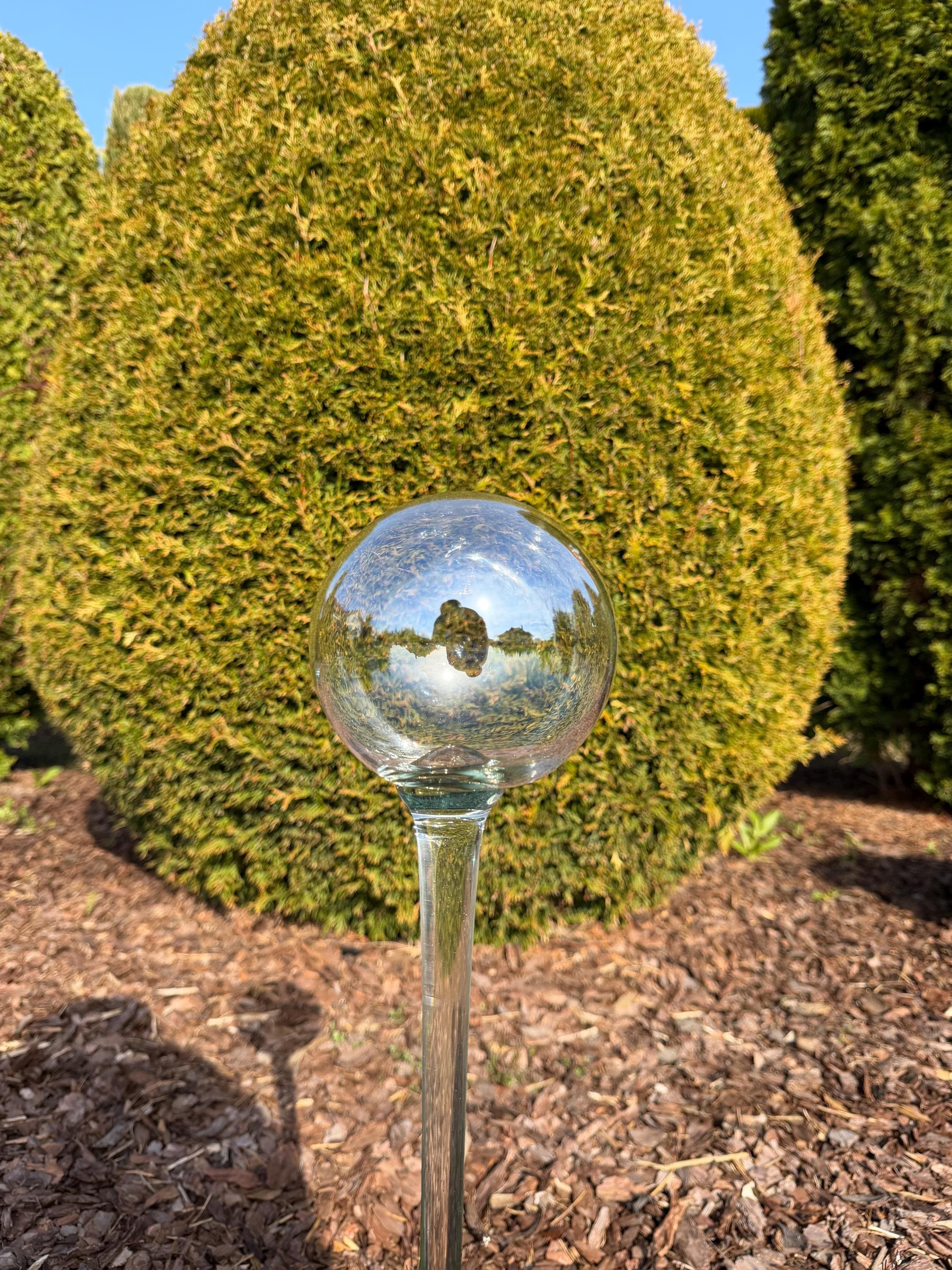 70cm Hand-Blown Iridescent Clear Glass Garden Stake – 12cm Clear Decorative Sphere