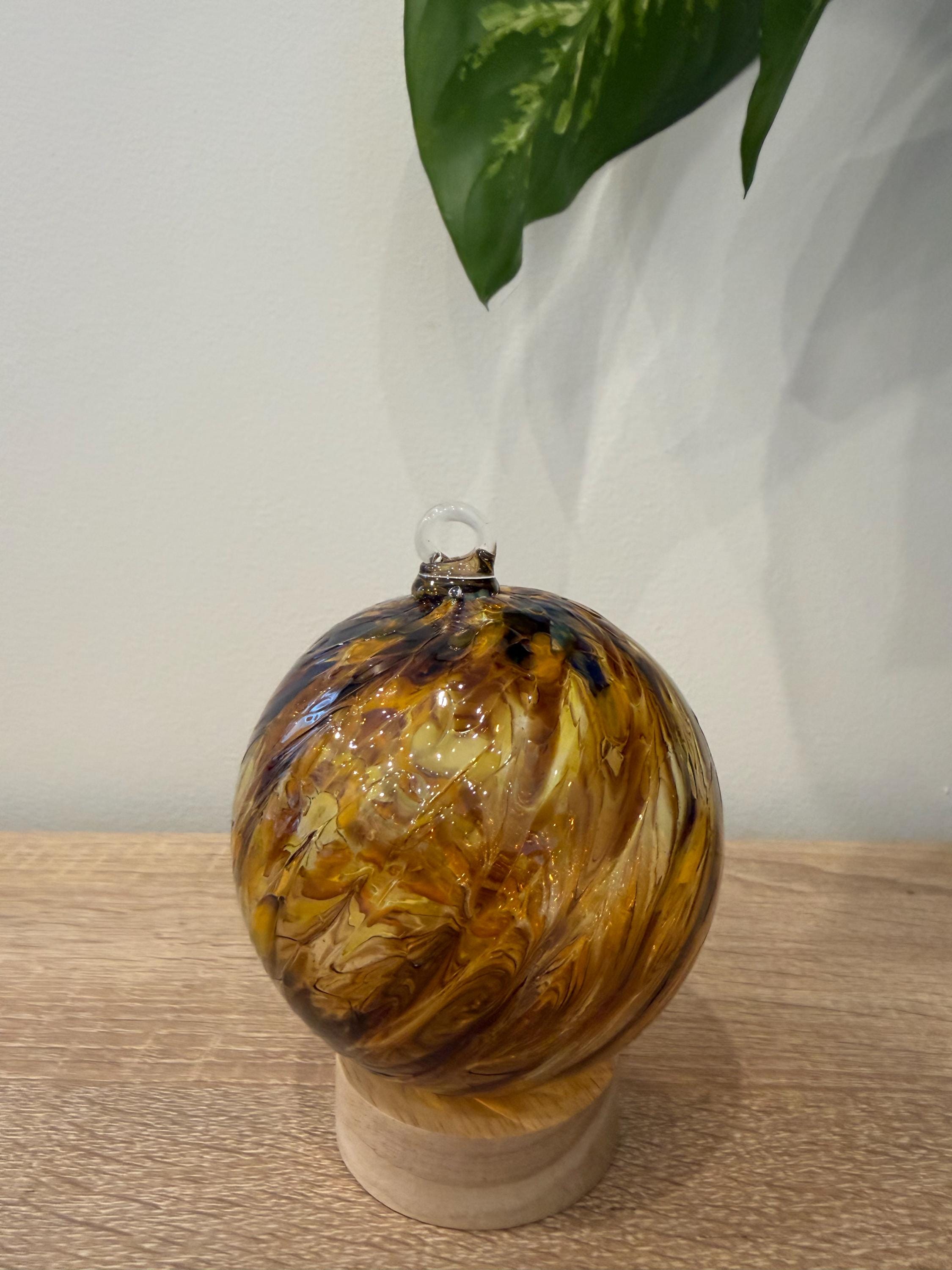 10cm Hand-Blown Amber Brown Swirl Glass Ornament – Golden Hanging Ball