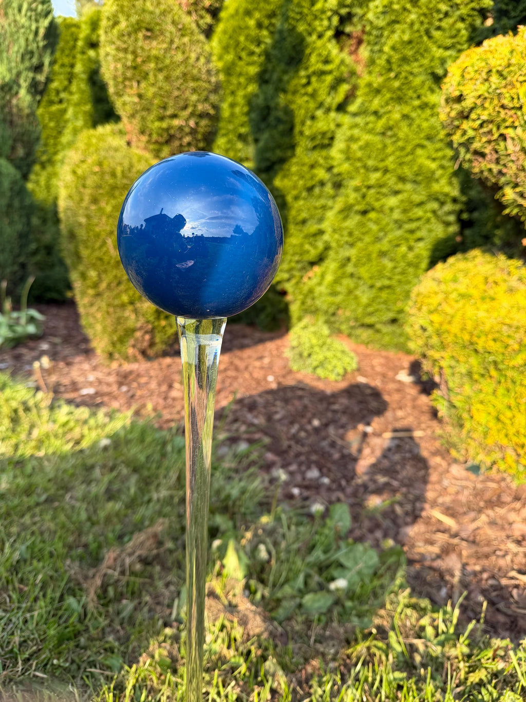 60cm Hand-Blown Cobalt Blue Glass Garden Stake – 10cm Decorative Sphere