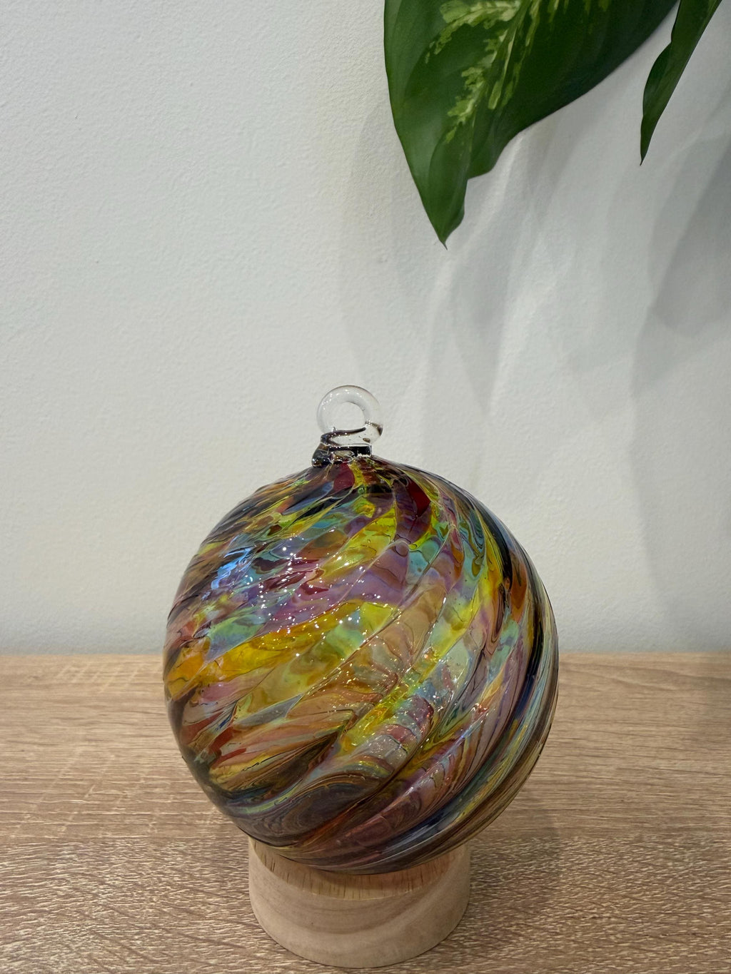 10cm Hand-Blown Rainbow Multicolor Swirl Glass Ornament – Vibrant Hanging Ball