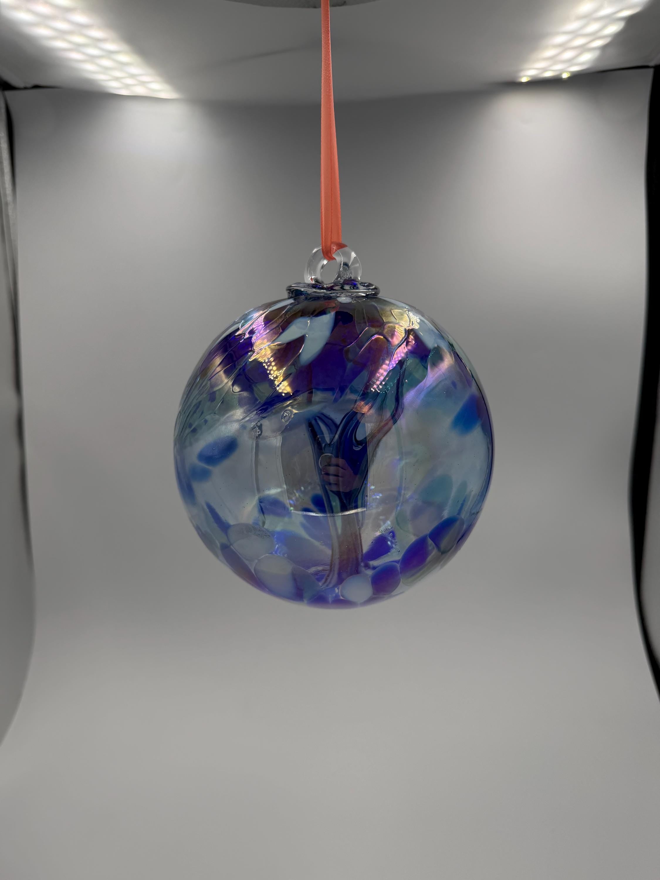 15cm Hand-Blown Blue Witch Ball – Iridescent Hanging Art Glass Ornament – Decorative Suncatcher Sphere Gift