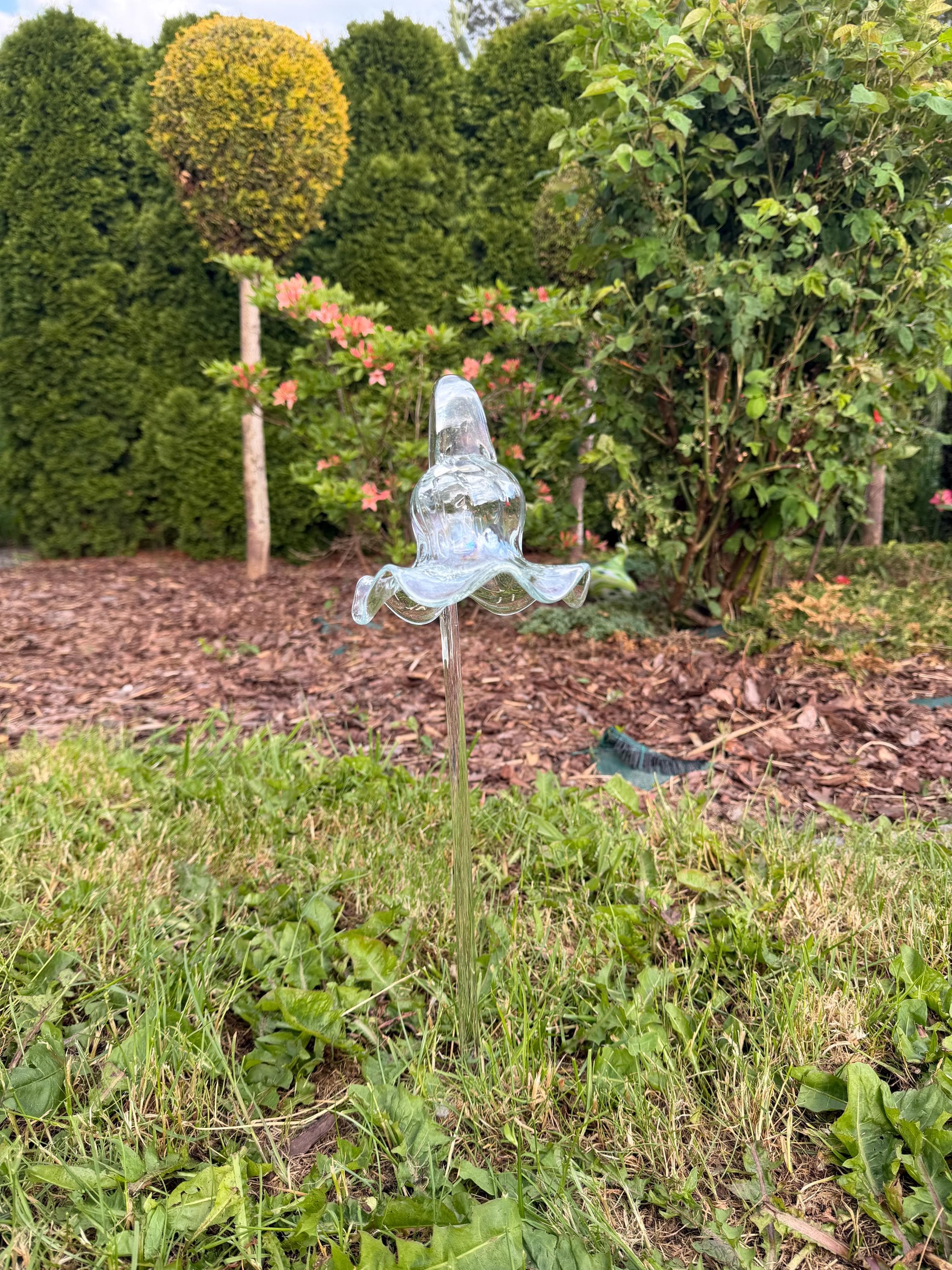 50cm Hand-Blown Iridescent Clear Glass Flower Garden Stake – 12cm Transparent Crackle Flower
