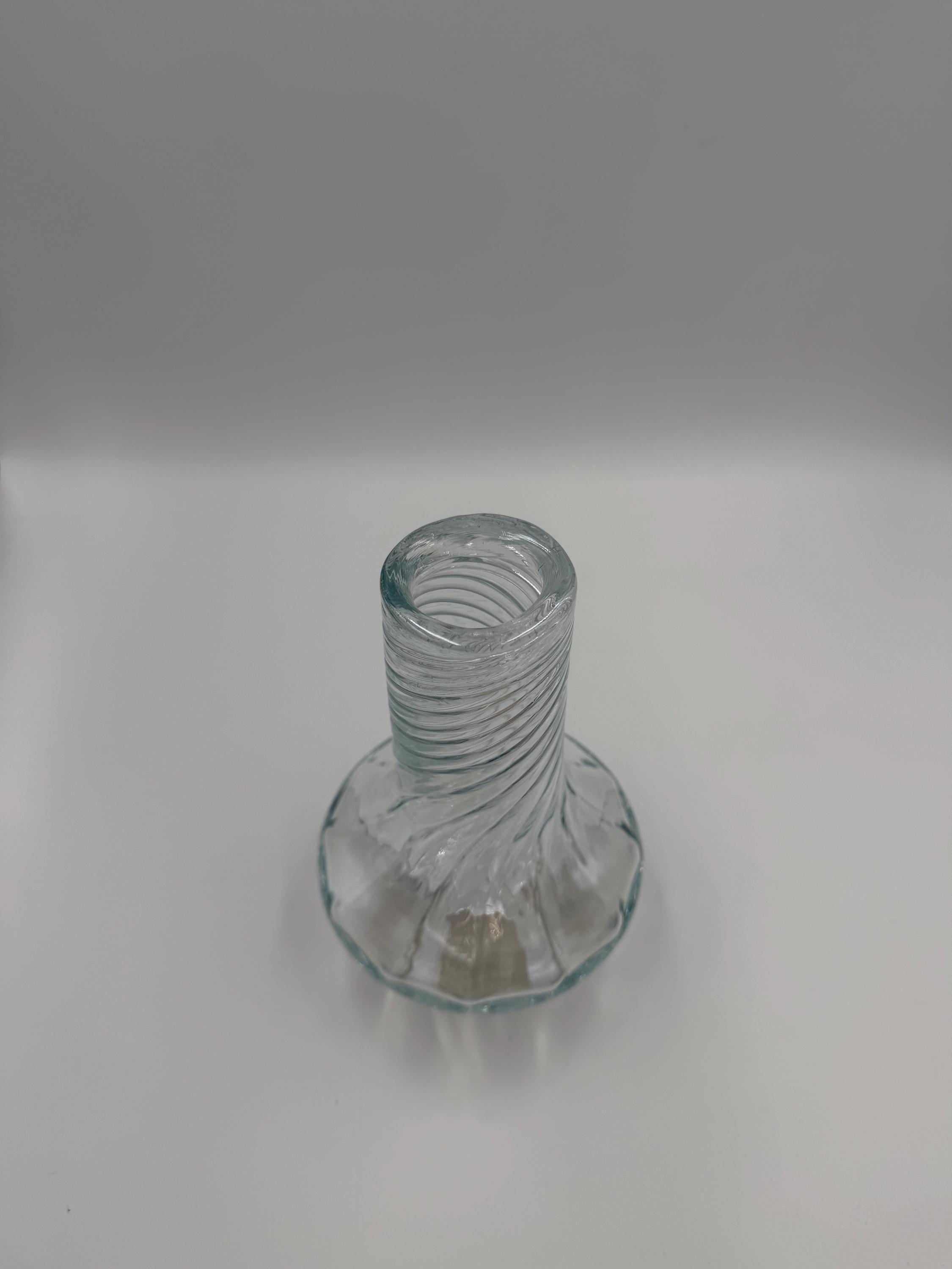 20cm Hand-Blown Clear Twisted Glass Vase – Modern Spiral Bud Vase
