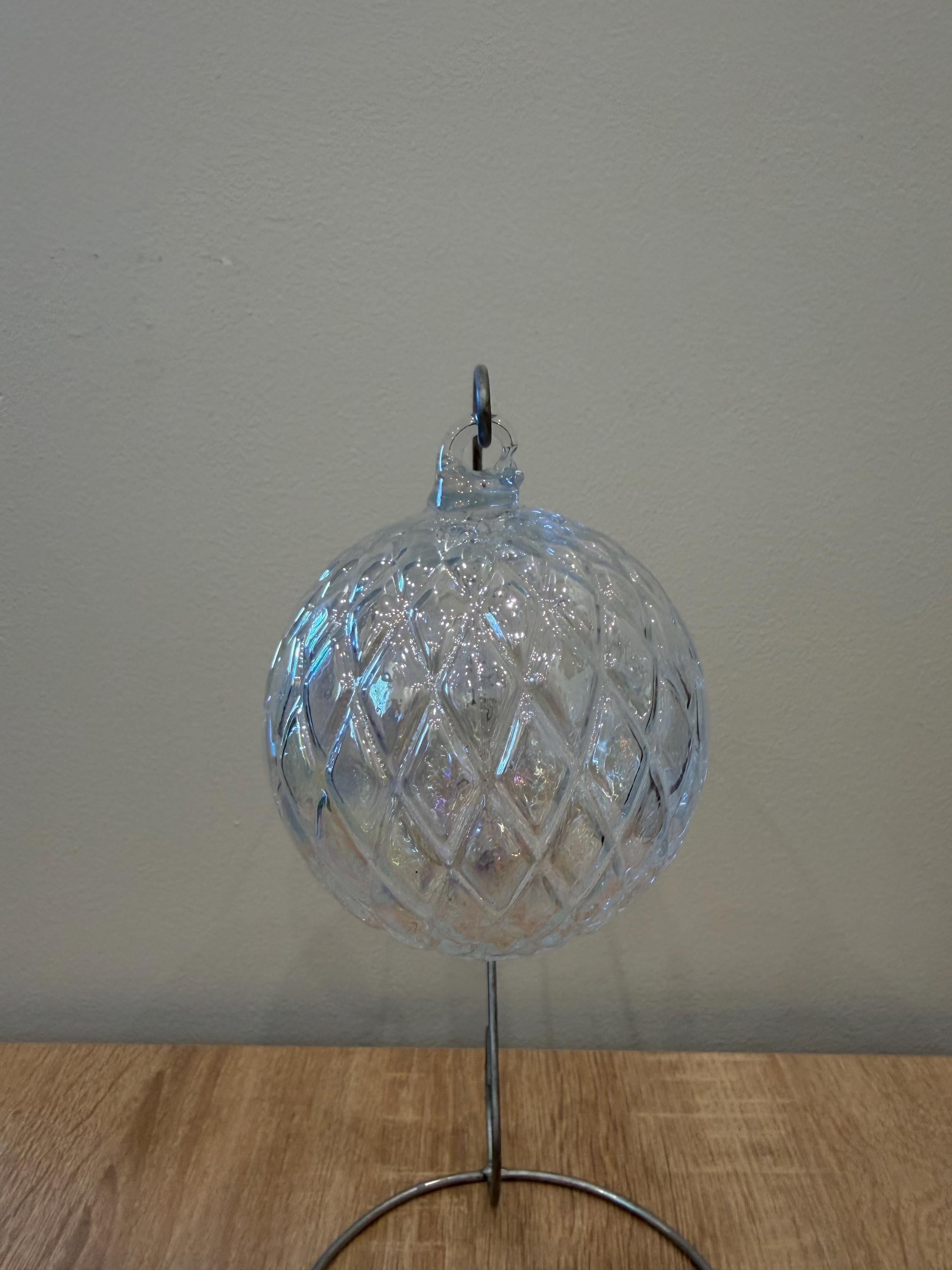 Hand-Blown Clear Crackle Glass Ornament – 10cm Textured Art Glass Ball – Elegant Hanging Decor
