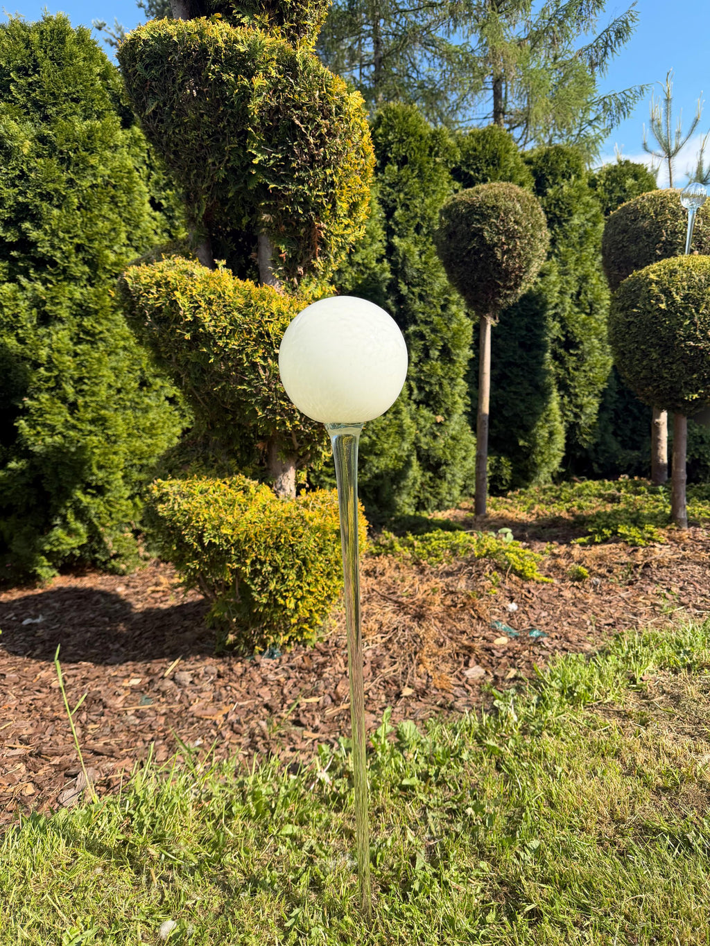 90cm Hand-Blown Milky White Glass Garden Stake – 18cm Large Sphere