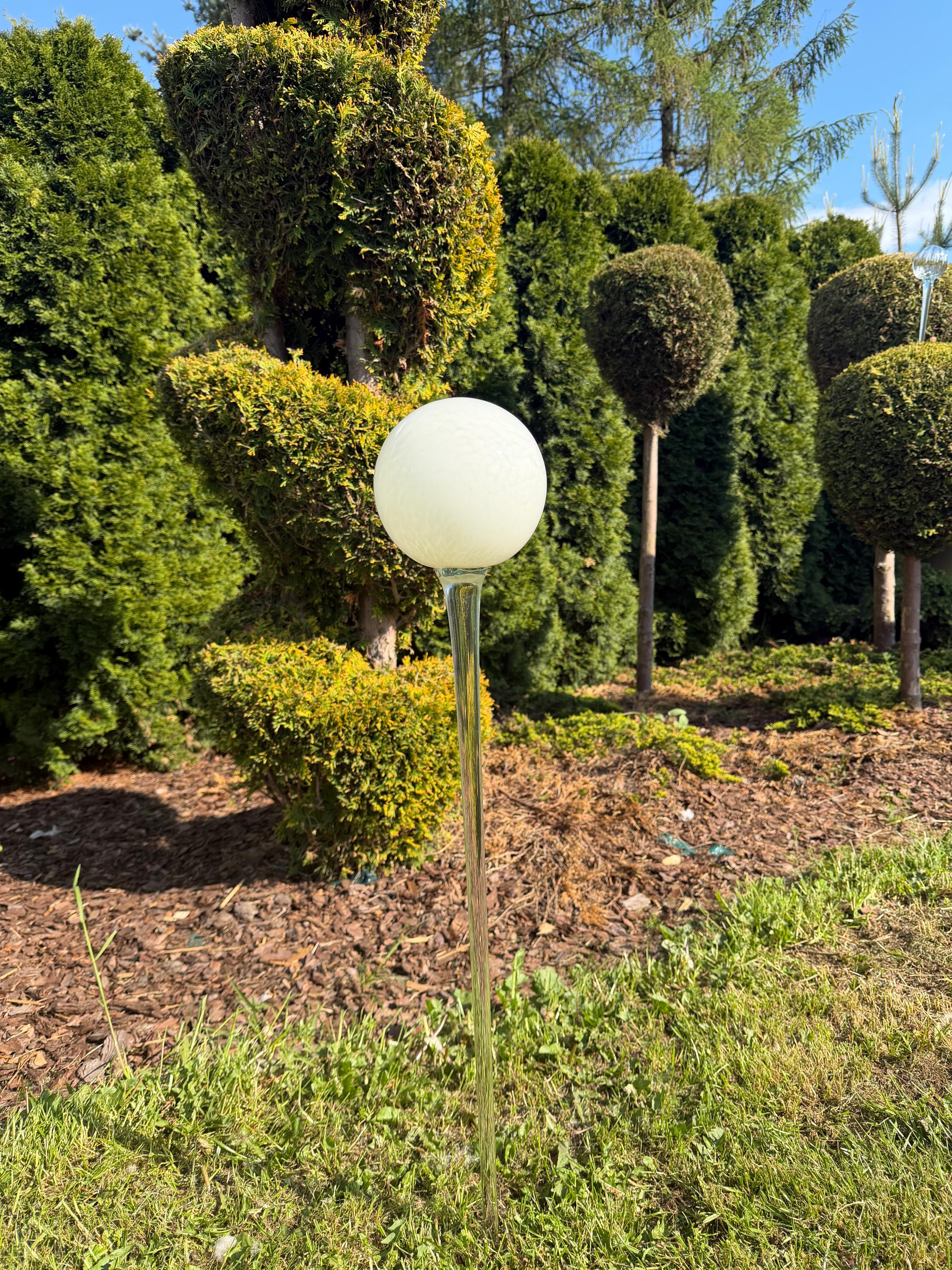 90cm Hand-Blown Milky White Glass Garden Stake – 18cm Large Sphere