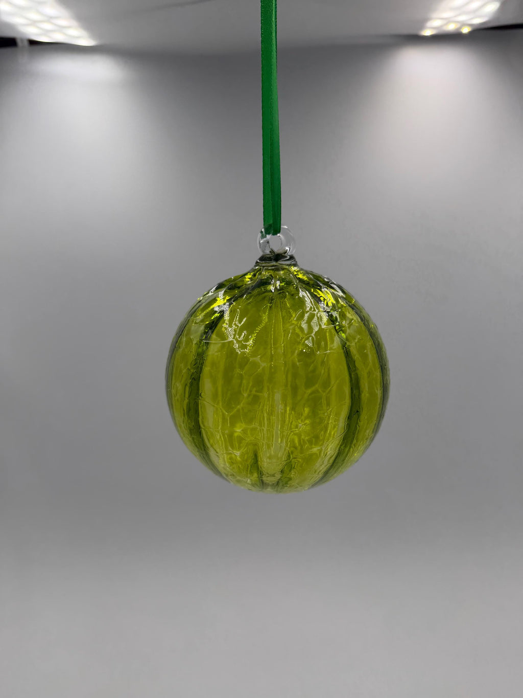 10cm Hand-Blown Lime Green Crackle Glass Ornament – Chartreuse Hanging Ball Suncatcher