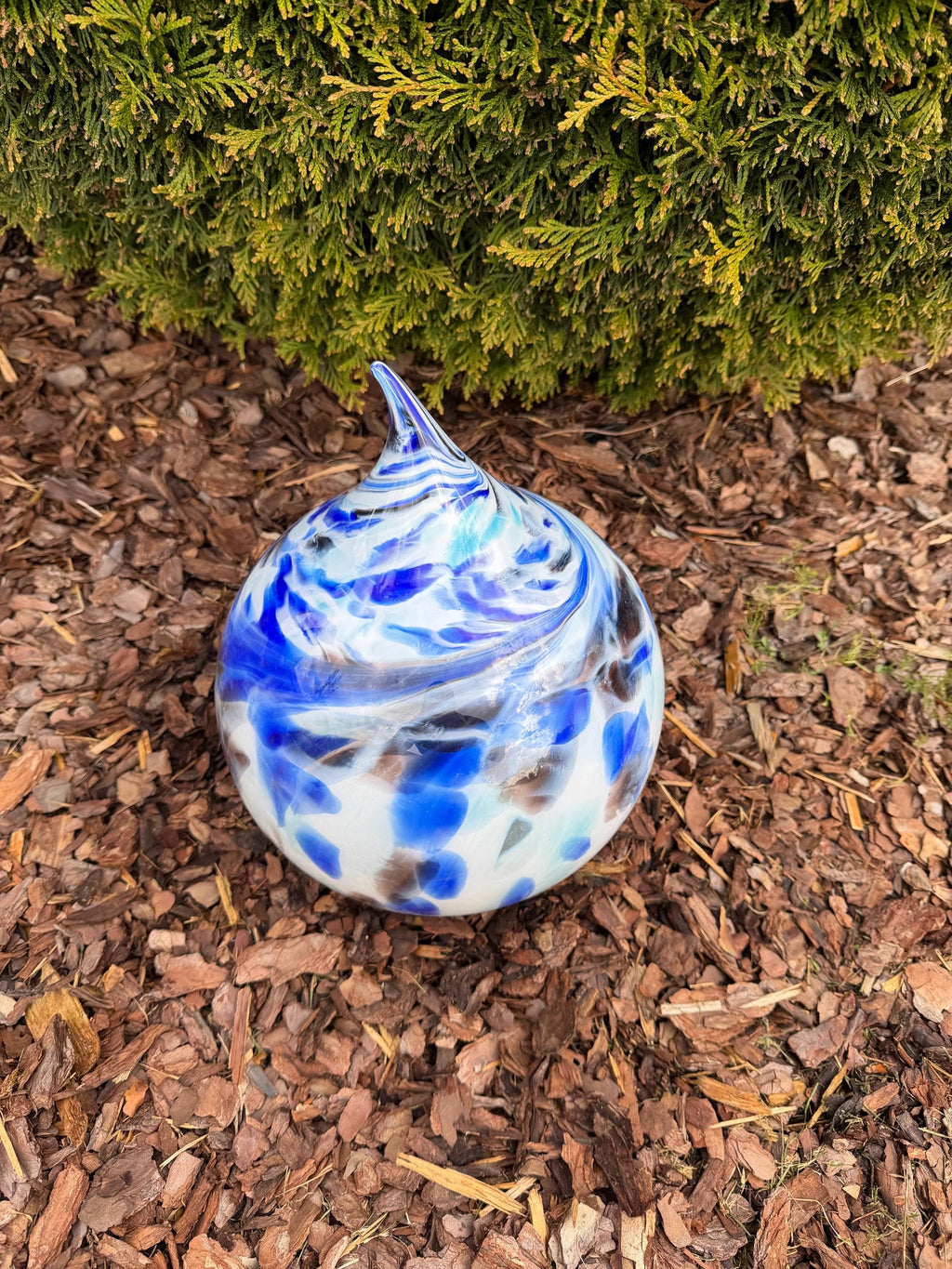 25cm Hand-Blown Glass Teardrop – Blue White Swirl Garden Stake / Decorative Sculpture
