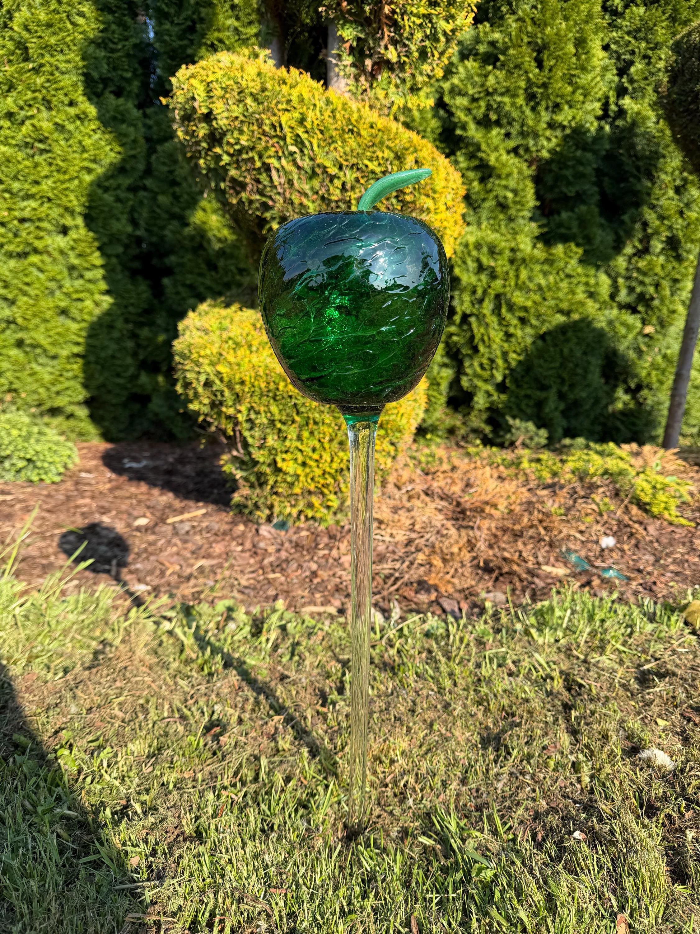 70cm Hand-Blown Green Glass Apple Garden Stake – 15cm Crackle Fruit Sculpture
