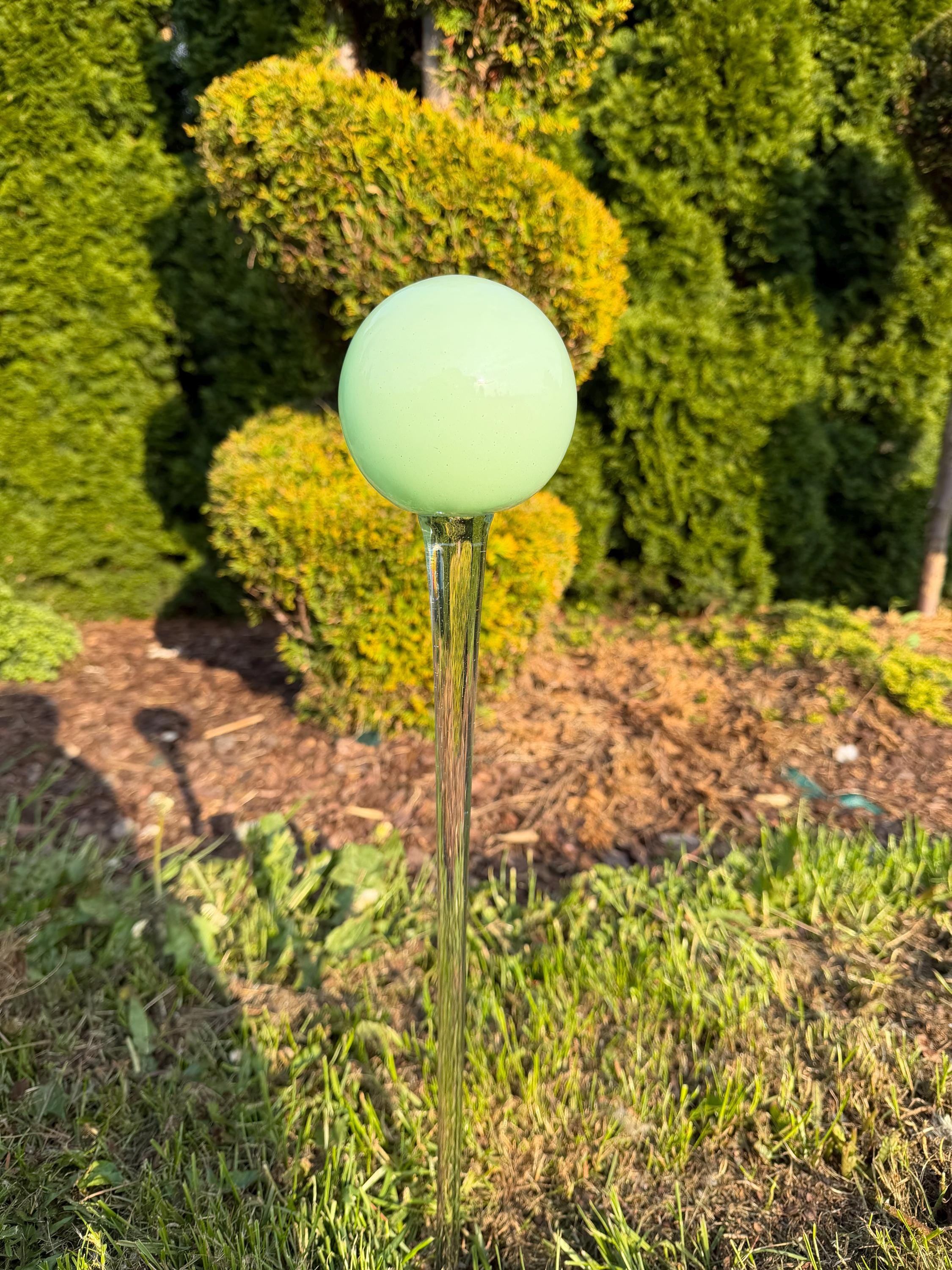 60cm Hand-Blown Mint Green Glass Garden Stake – 10cm Decorative Sphere