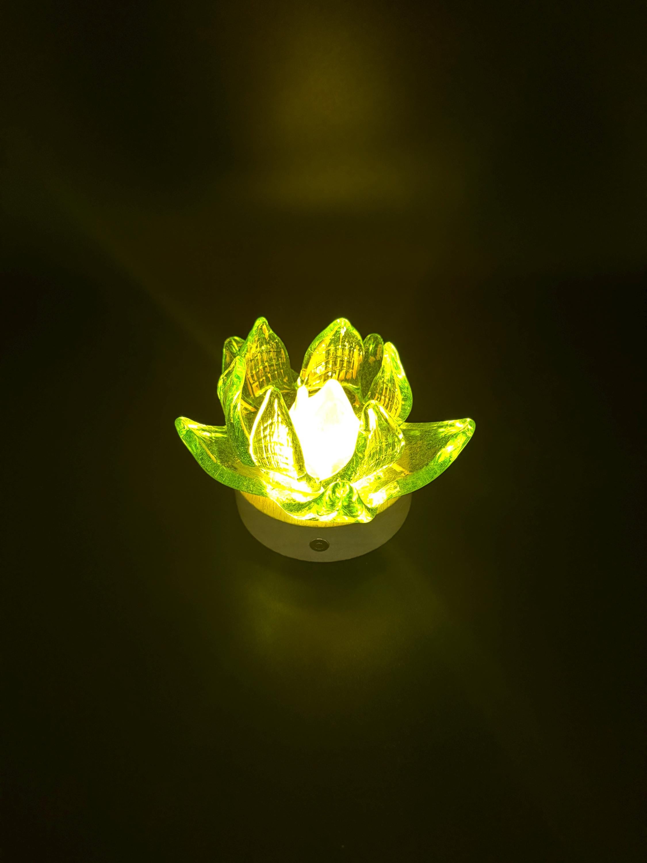 12cm Hand-Blown Lime Green Glass Flower Lamp – Wooden Base LED Night Light (Battery Operated)
