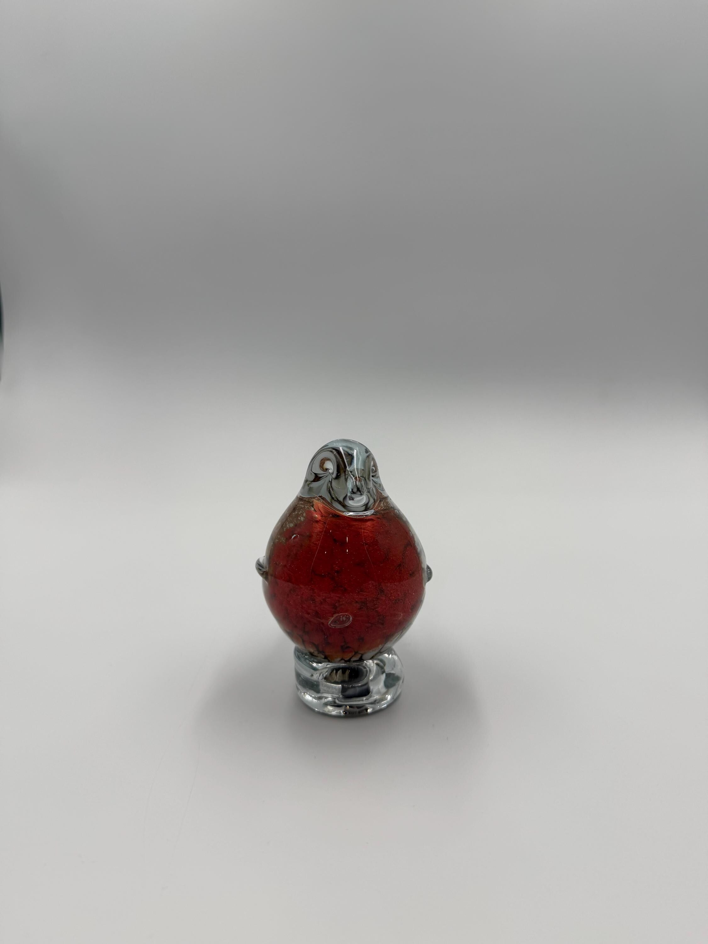 9cm Hand-Blown Red White Crackle Glass Bird Figurine – Small Decorative Bird Sculpture