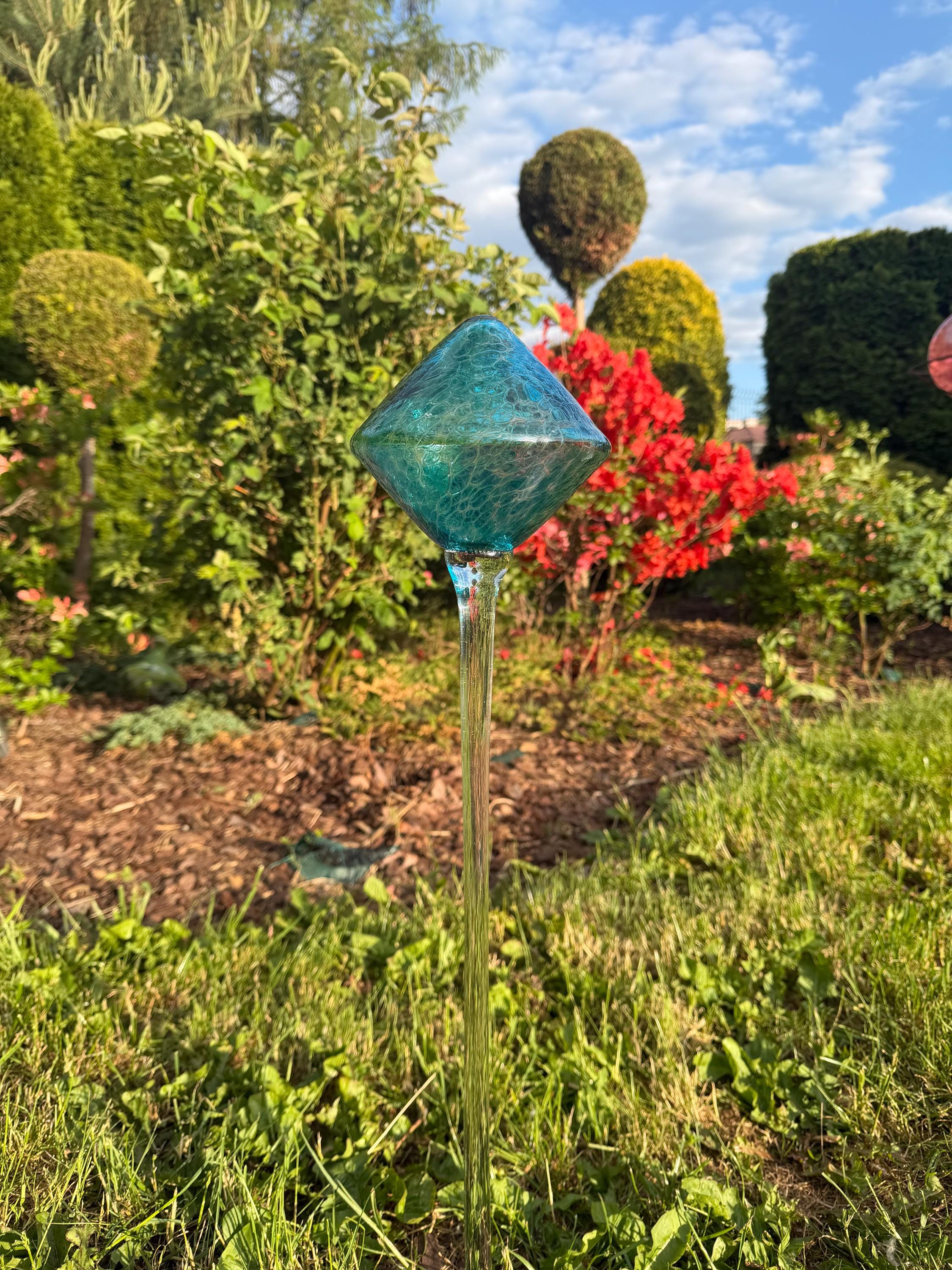 70cm Hand-Blown Turquoise Blue Diamond Glass Garden Stake – 15cm Crackle Faceted Sculpture