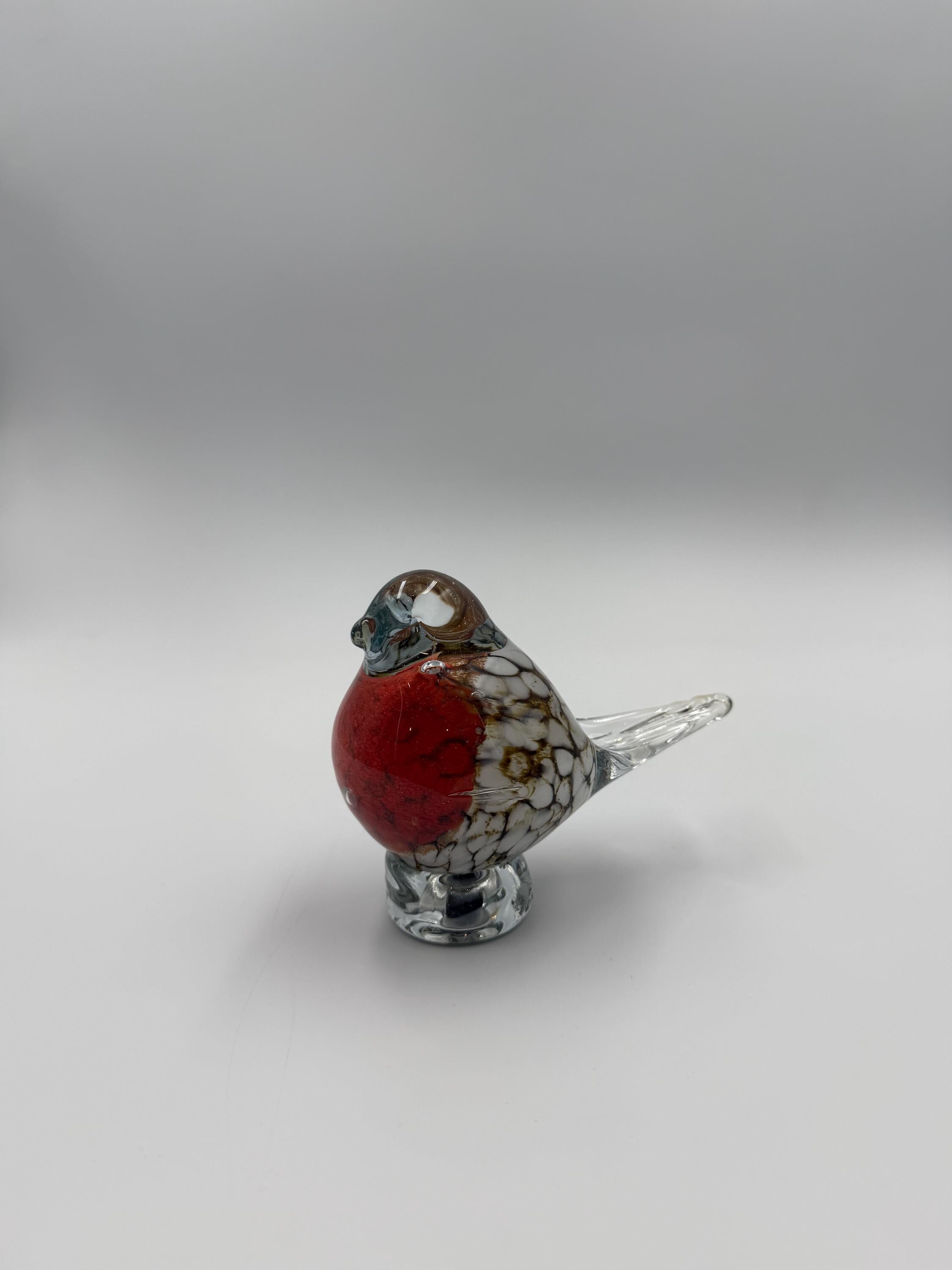 9cm Hand-Blown Red White Crackle Glass Bird Figurine – Small Decorative Bird Sculpture