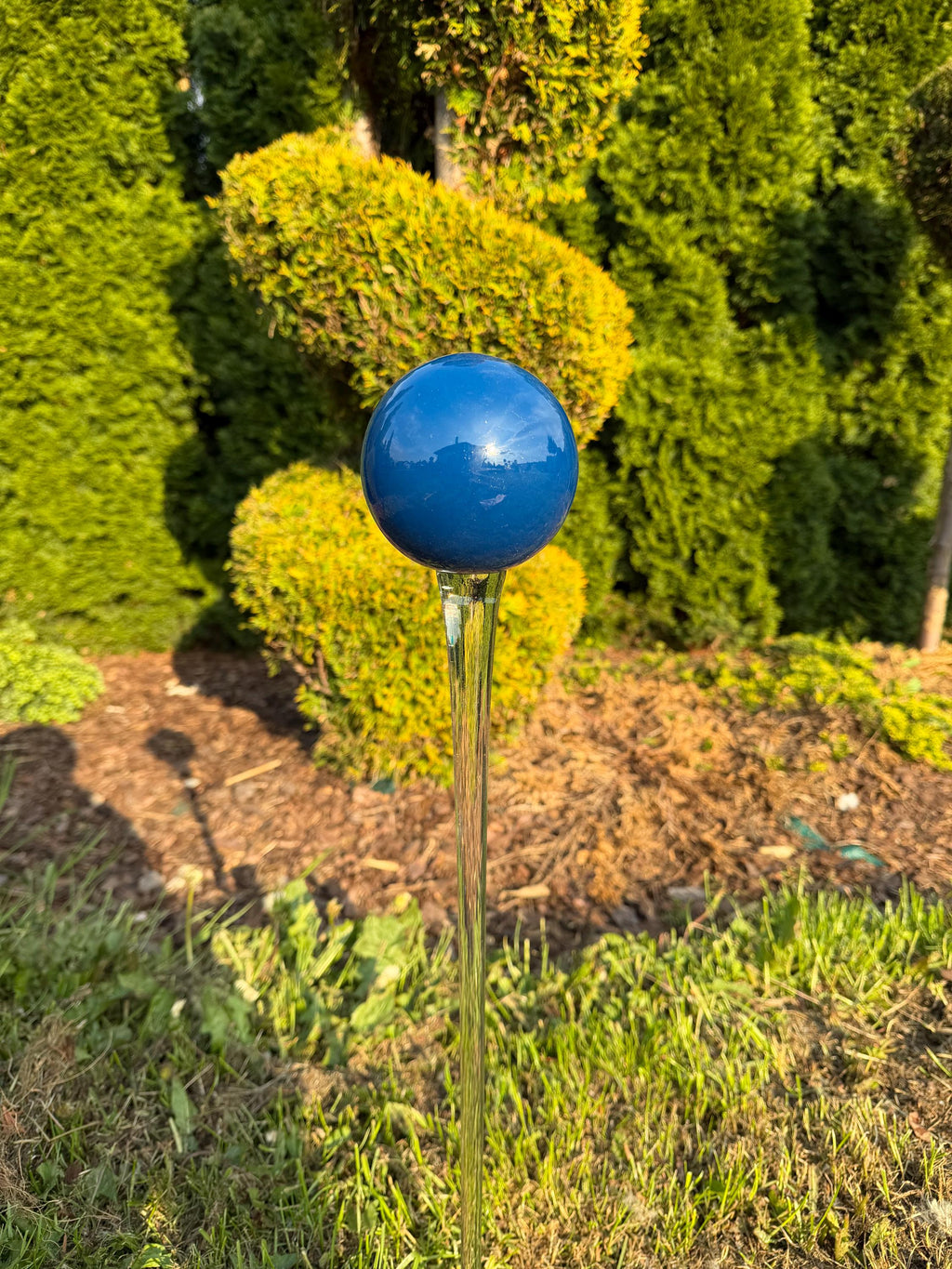 60cm Hand-Blown Cobalt Blue Glass Garden Stake – 10cm Decorative Sphere